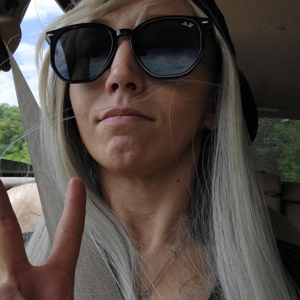 Meet your Posher, Vanessa